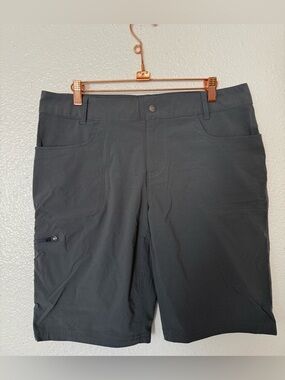 L.L. Bean Men's Dark Gray Cargo Pants size 12 reg